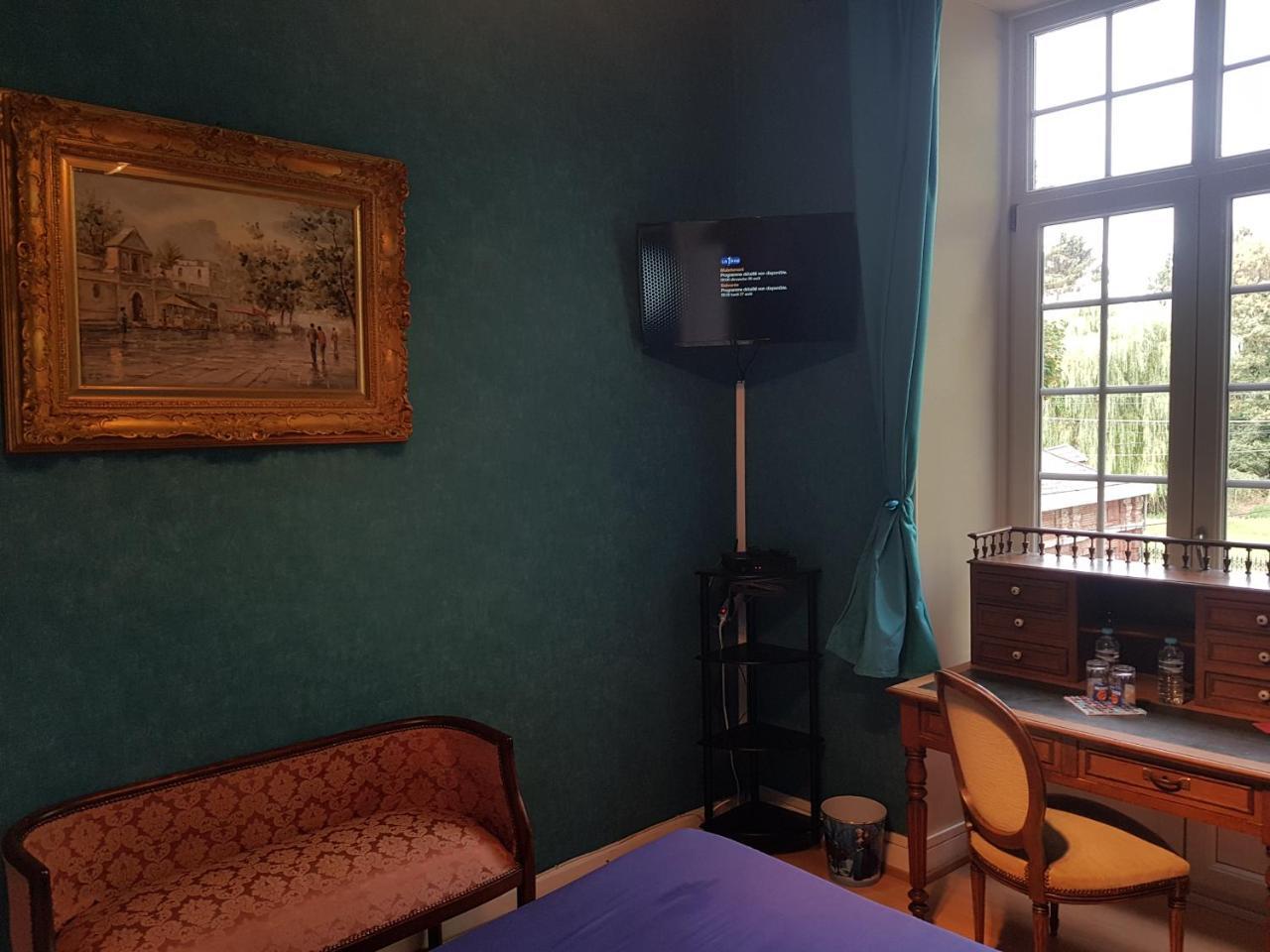 Château Lambert Hotel-Resto-Parking-Shuttle, a 1 ha green Oasis at 8 min from CRL Airport without any noise Charleroi Exterior foto