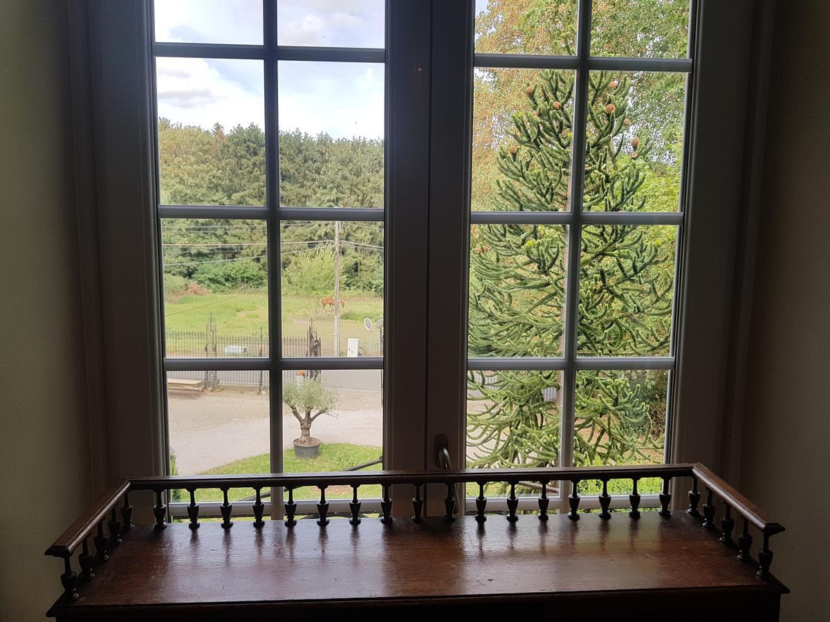 Château Lambert Hotel-Resto-Parking-Shuttle, a 1 ha green Oasis at 8 min from CRL Airport without any noise Charleroi Exterior foto